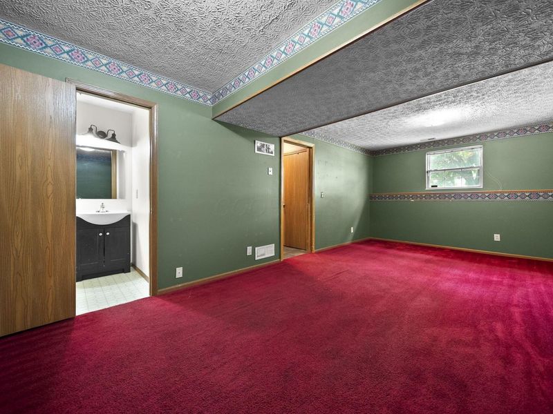 974 Esther Drive, Columbus, OH 43207 Photo 32