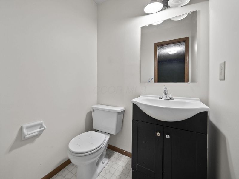 974 Esther Drive, Columbus, OH 43207 Photo 34