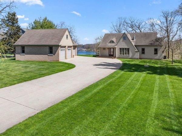 W289N7940 Park DRIVE, Hartland, WI 53029