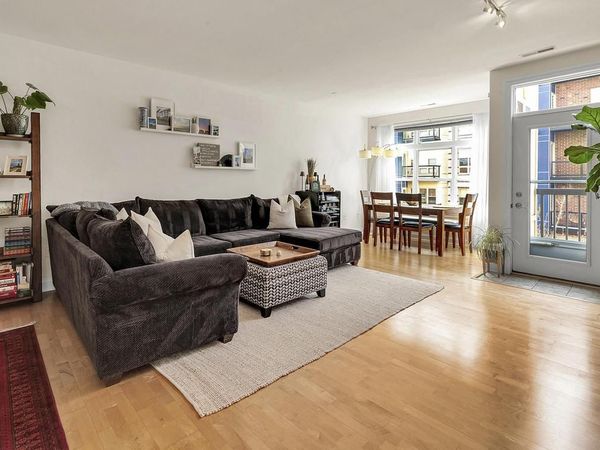 1915 N Water STREET, Unit 400, Milwaukee, WI 53202