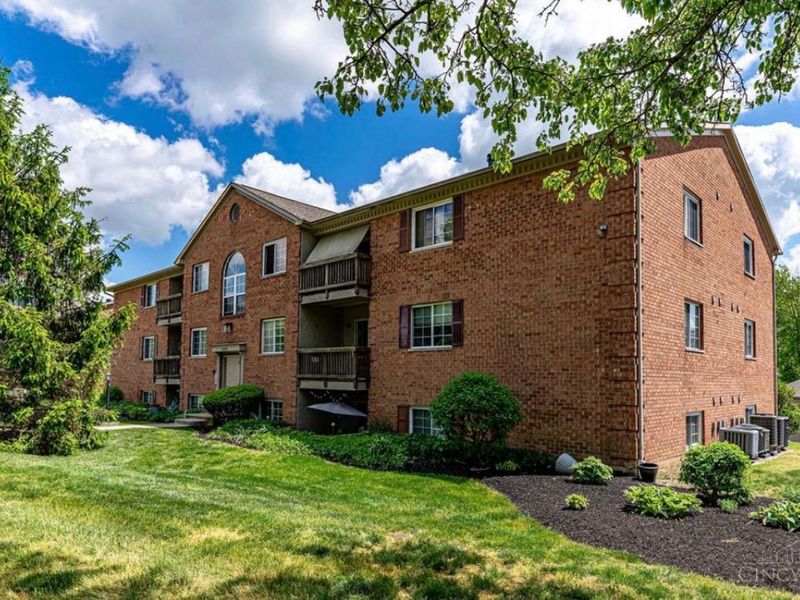 1575 Gelhot Drive, Unit 90, Fairfield, OH 45014 Photo 2