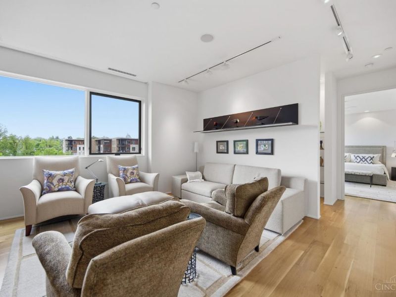 2801 Erie Avenue, Unit 302, Cincinnati, OH 45208 Photo 14