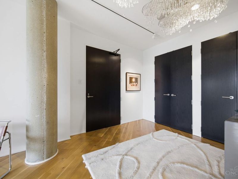 2801 Erie Avenue, Unit 302, Cincinnati, OH 45208 Photo 2