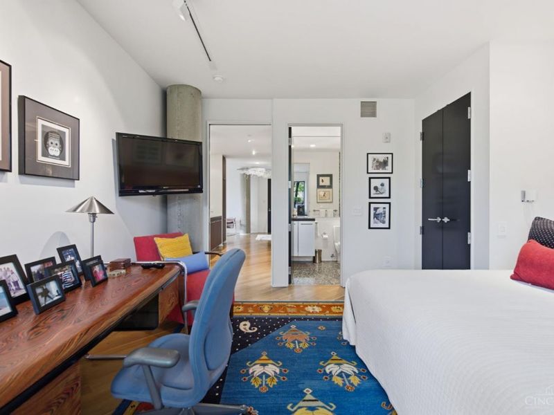 2801 Erie Avenue, Unit 302, Cincinnati, OH 45208 Photo 23