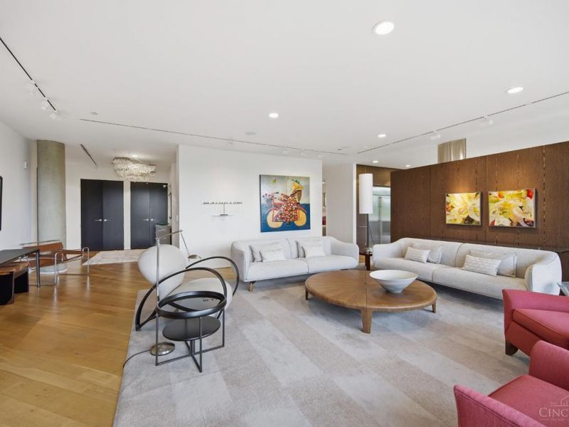 2801 Erie Avenue, Unit 302, Cincinnati, OH 45208 Photo 6