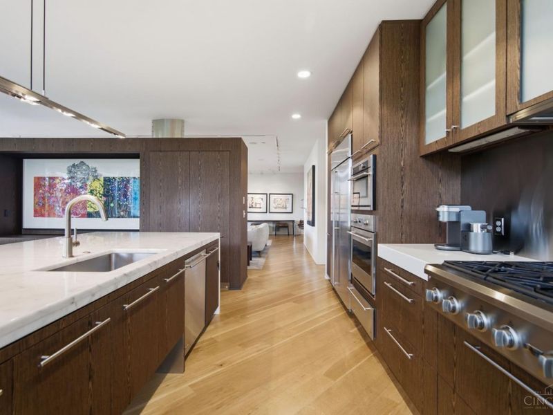 2801 Erie Avenue, Unit 302, Cincinnati, OH 45208 Photo 7