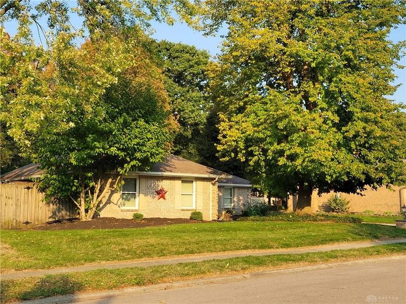 755 Shoshoni Way, Tipp City, OH 45371 Photo 2