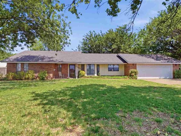 5202 W Rupe Avenue, Enid, OK 73703