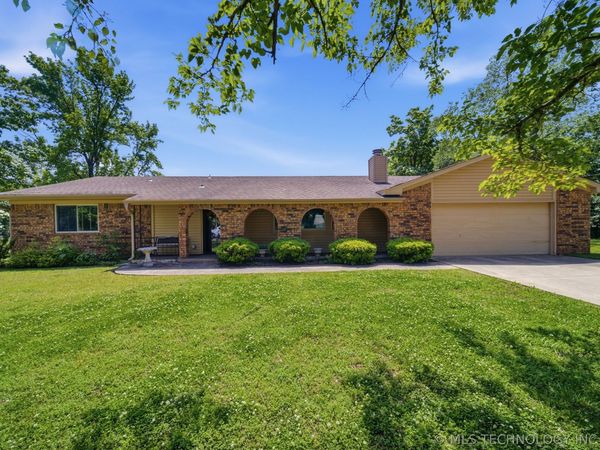 201 Country Lane, Skiatook, OK 74070