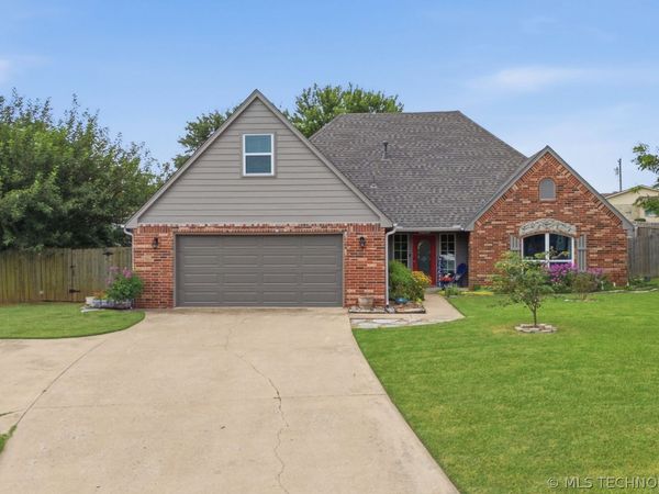 8012 Cottonwood Avenue, Claremore, OK 74019