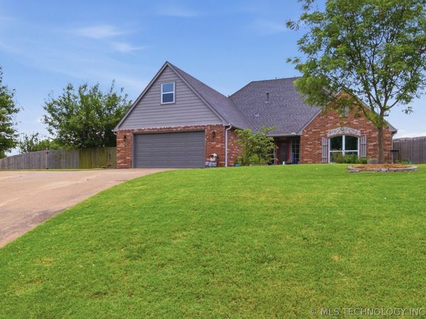 8012 Cottonwood Avenue, Claremore, OK 74019