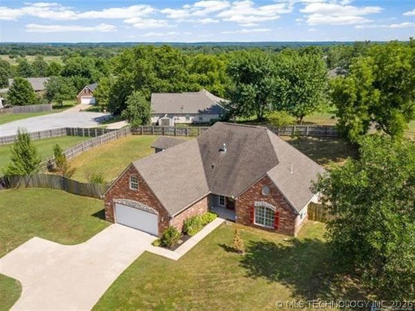 8012 Cottonwood Avenue , Claremore, OK 74019