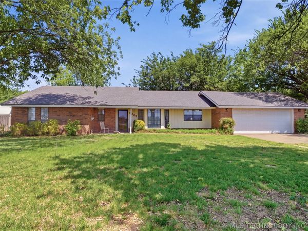 5202 W Rupe Avenue , Enid, OK 73703