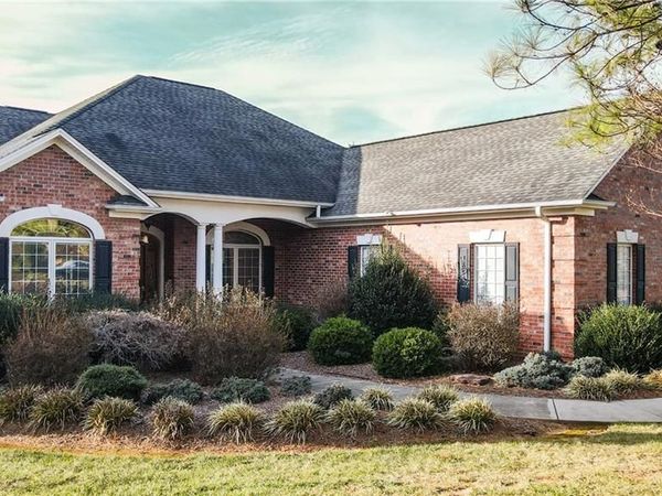396 W Lake Trail , Mebane, NC 27302