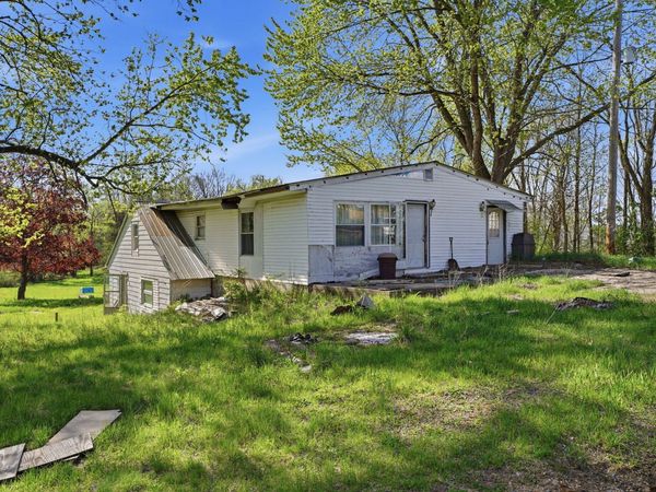 1928 S 35th Street, Galesburg, MI 49053