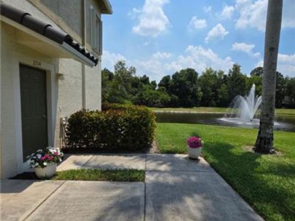 1560 SE Hampshire Way, Unit 204, Stuart, FL 34994