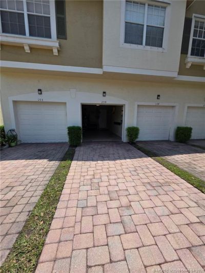 1560 SE Hampshire Way, Unit 204, Stuart, FL 34994 Photo