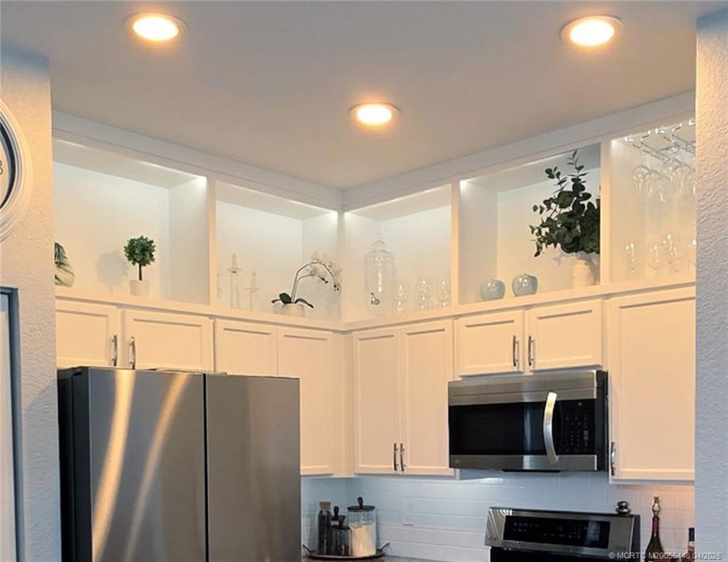 1560 SE Hampshire Way, Unit 204, Stuart, FL 34994 Photo