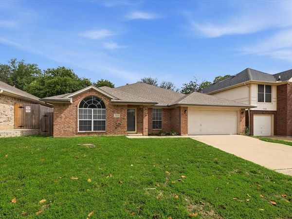 7525 Arbor Park Drive, Fort Worth, TX 76120