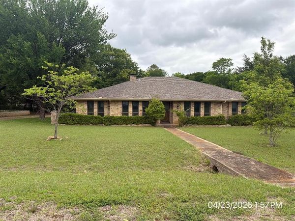103 Red Bud Court, Oak Leaf, TX 75154