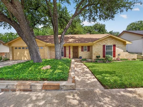 937 Harwood Terrace , Bedford, TX 76021