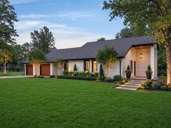 172 Colonial Drive , Mabank, TX 75156