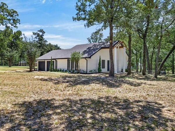 172 Colonial Drive, Mabank, TX 75156