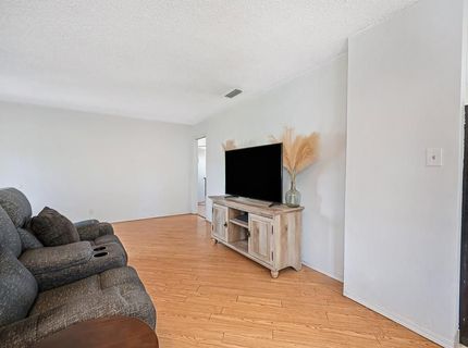 6201 Coyle Ave, Carmichael, CA 95608 Photo