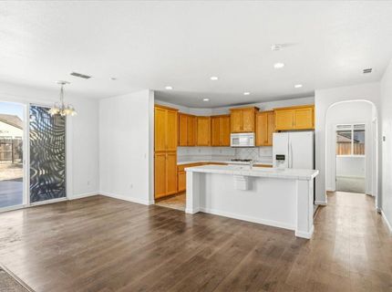 2129 Golden Gate Dr, Plumas Lake, CA 95961 Photo