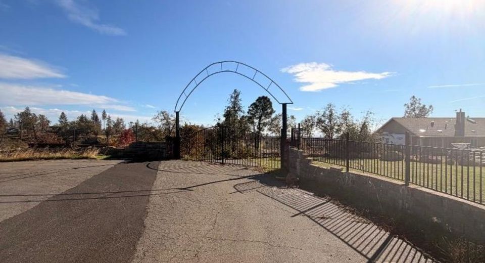 5242 Mirada Ln, Paradise, CA 95969 Photo