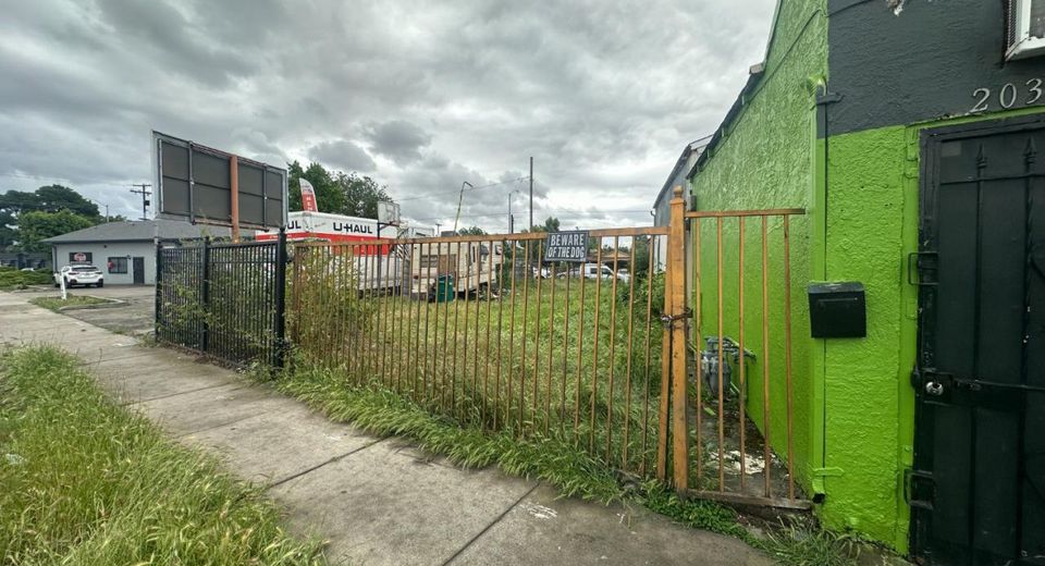 2040 E Main St, Stockton, CA 95205 Photo