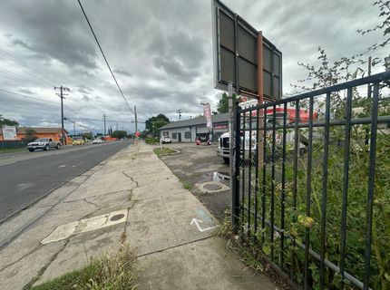 2040 E Main St, Stockton, CA 95205 Photo