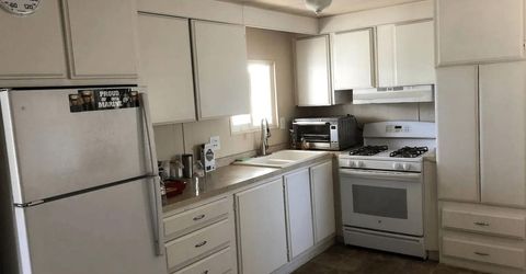 7452 Huckleberry Ln, Sacramento, CA 95828 Photo