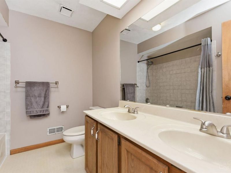 6064 Indian Trail, West Chester, OH 45069 Photo 41