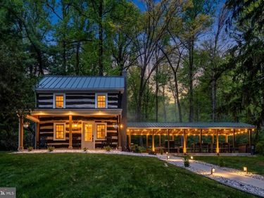 1134 S MOUNTAIN ROAD, DILLSBURG, PA 17019
