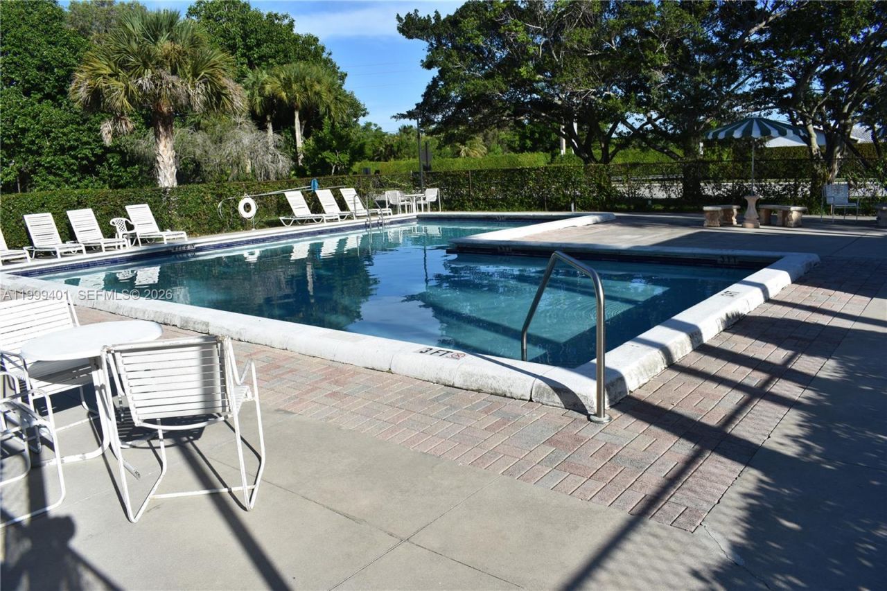 454 Lakeview Dr , Unit 2, Weston, FL 33326 Photo
