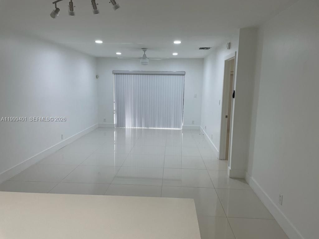 454 Lakeview Dr , Unit 2, Weston, FL 33326 Photo