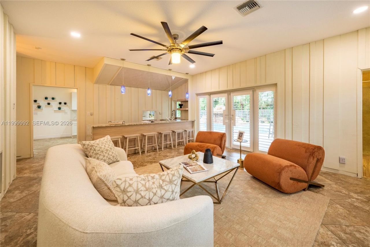 16751 Waters Edge Dr, Weston, FL 33326 Photo