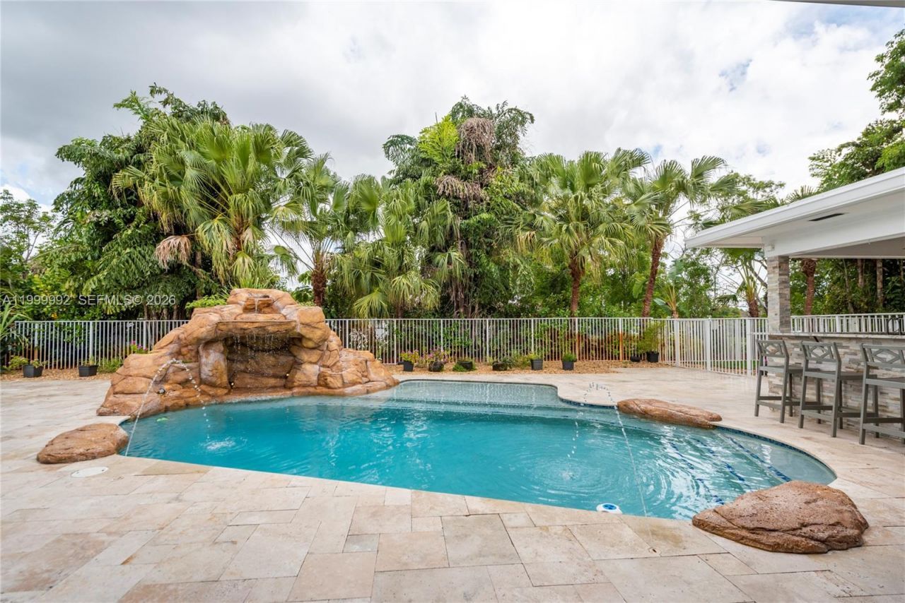 16751 Waters Edge Dr, Weston, FL 33326 Photo