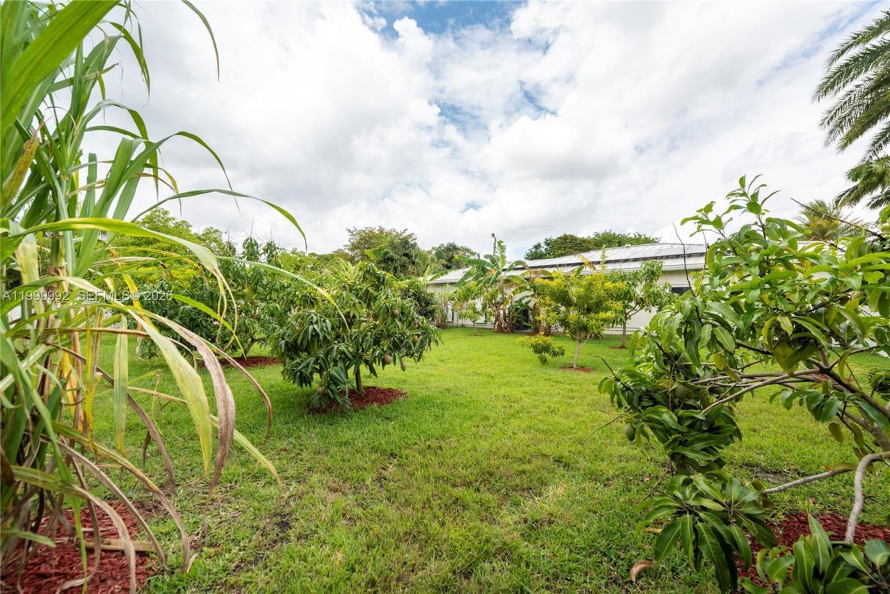 16751 Waters Edge Dr, Weston, FL 33326 Photo