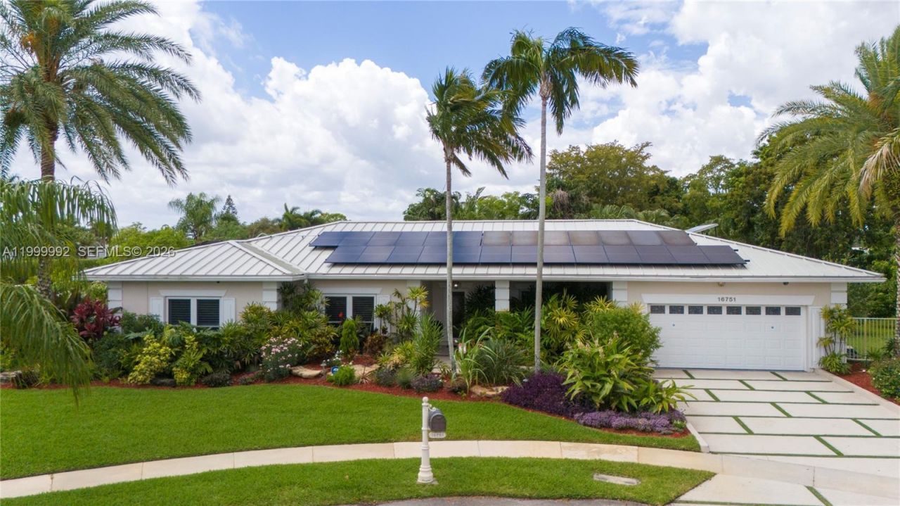 16751 Waters Edge Dr, Weston, FL 33326 Photo