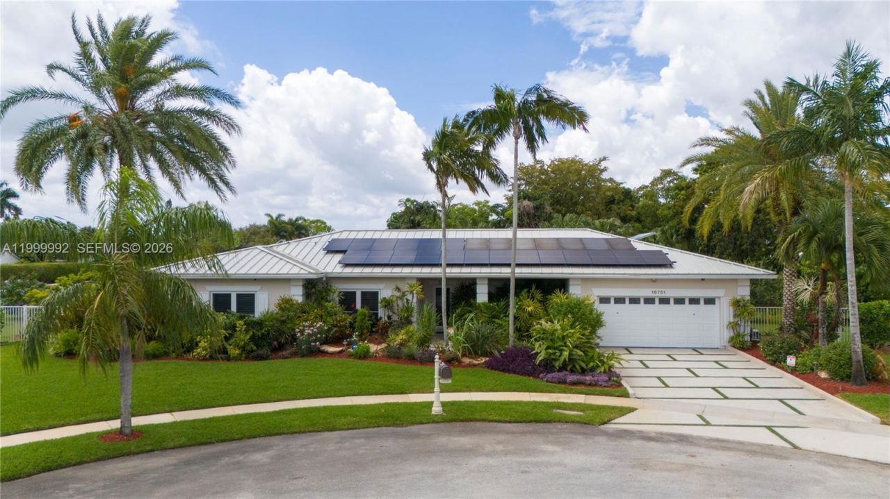 16751 Waters Edge Dr, Weston, FL 33326 Photo