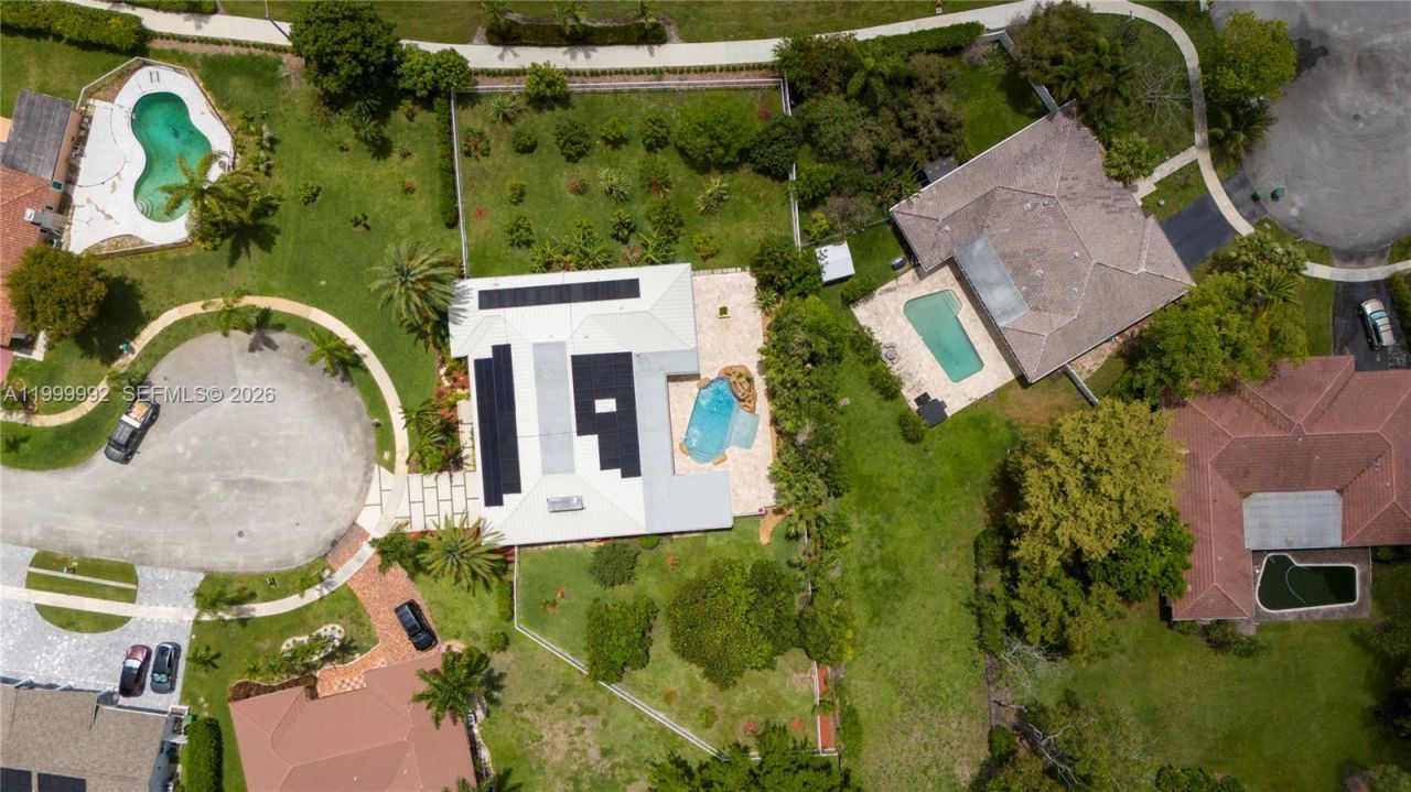16751 Waters Edge Dr, Weston, FL 33326 Photo