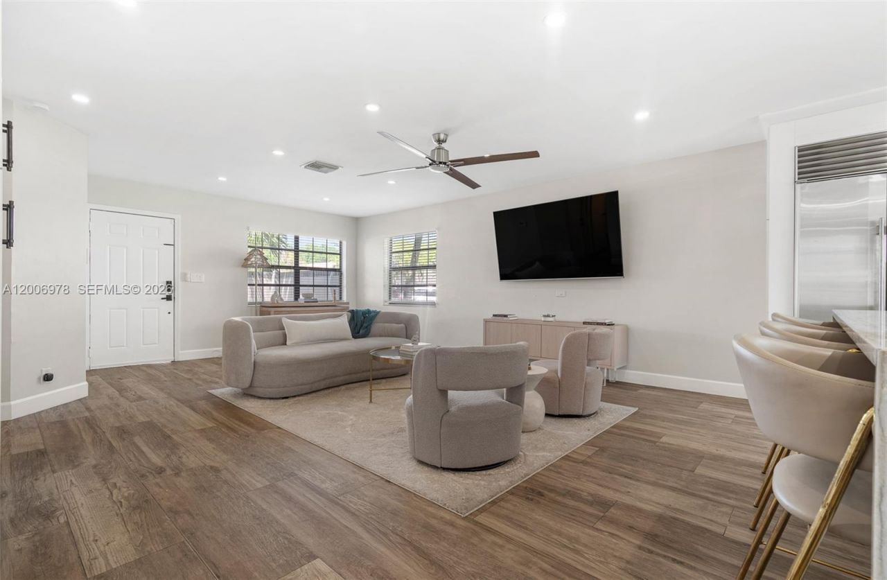 9161 Vineyard Lake Dr , Unit 9161, Plantation, FL 33324 Photo