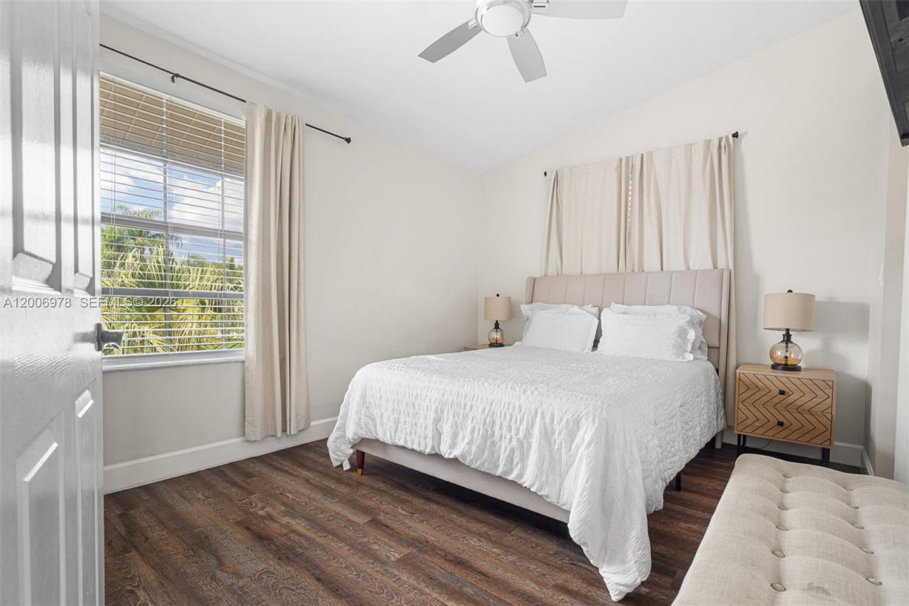 9161 Vineyard Lake Dr , Unit 9161, Plantation, FL 33324 Photo
