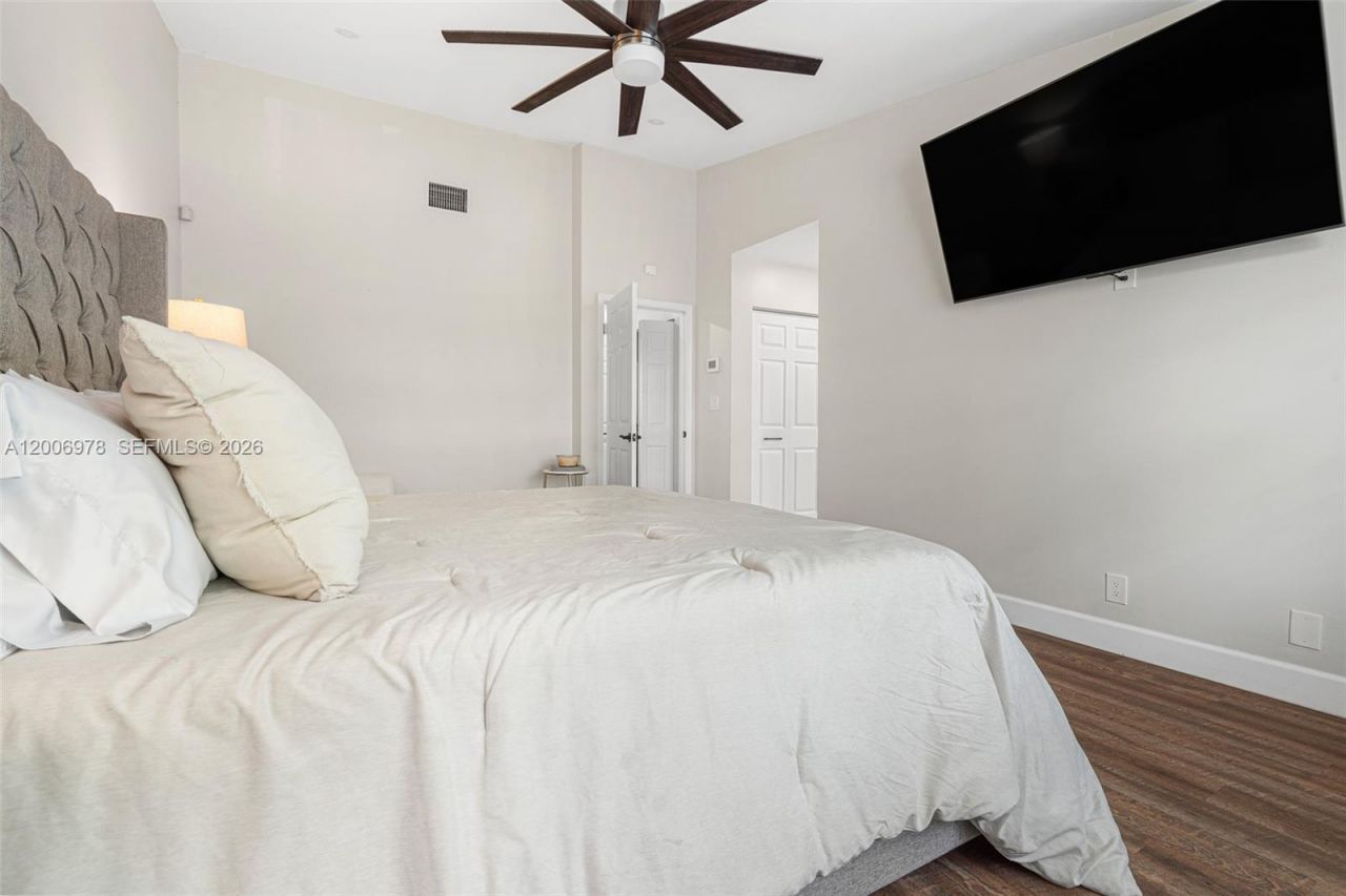 9161 Vineyard Lake Dr , Unit 9161, Plantation, FL 33324 Photo