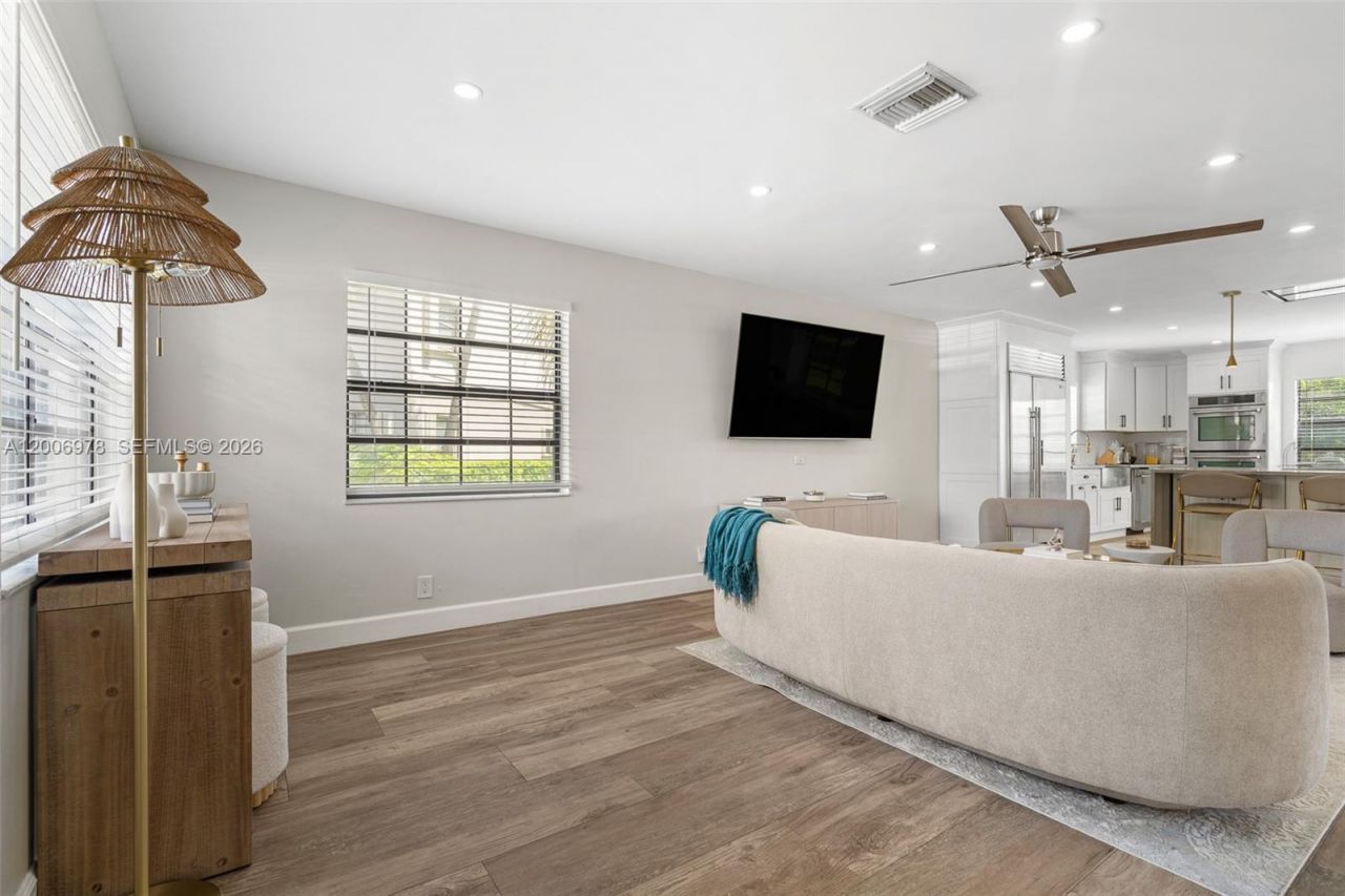 9161 Vineyard Lake Dr , Unit 9161, Plantation, FL 33324 Photo
