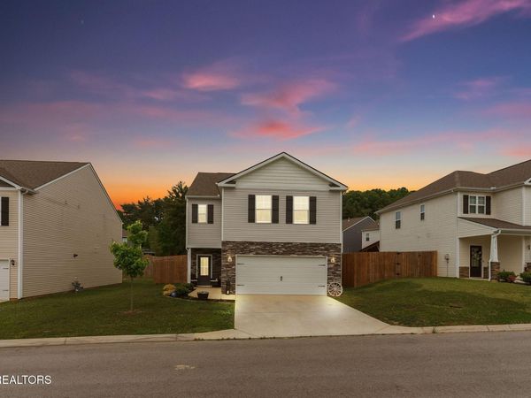 2922 Red Flame Rd, Knoxville, TN 37921