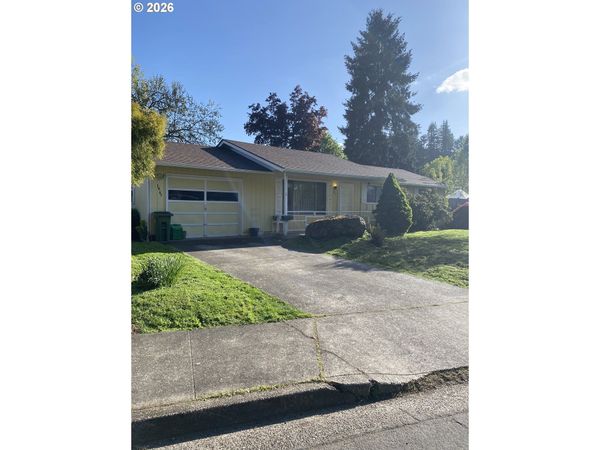 1465 W HARRISON AVE, Cottage Grove, OR 97424