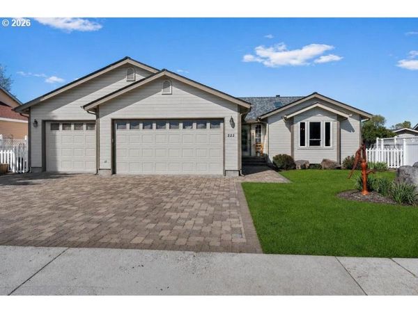 222 SW MEADOW LAKES DR, Prineville, OR 97754